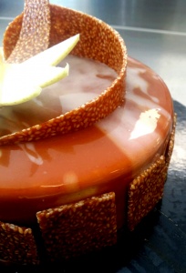 Entremet pommes-caramel by Vincent Catala Chef Pâtissier & Cuisinier/French Private Cuisine & Pastry Chef - Catering in Miami